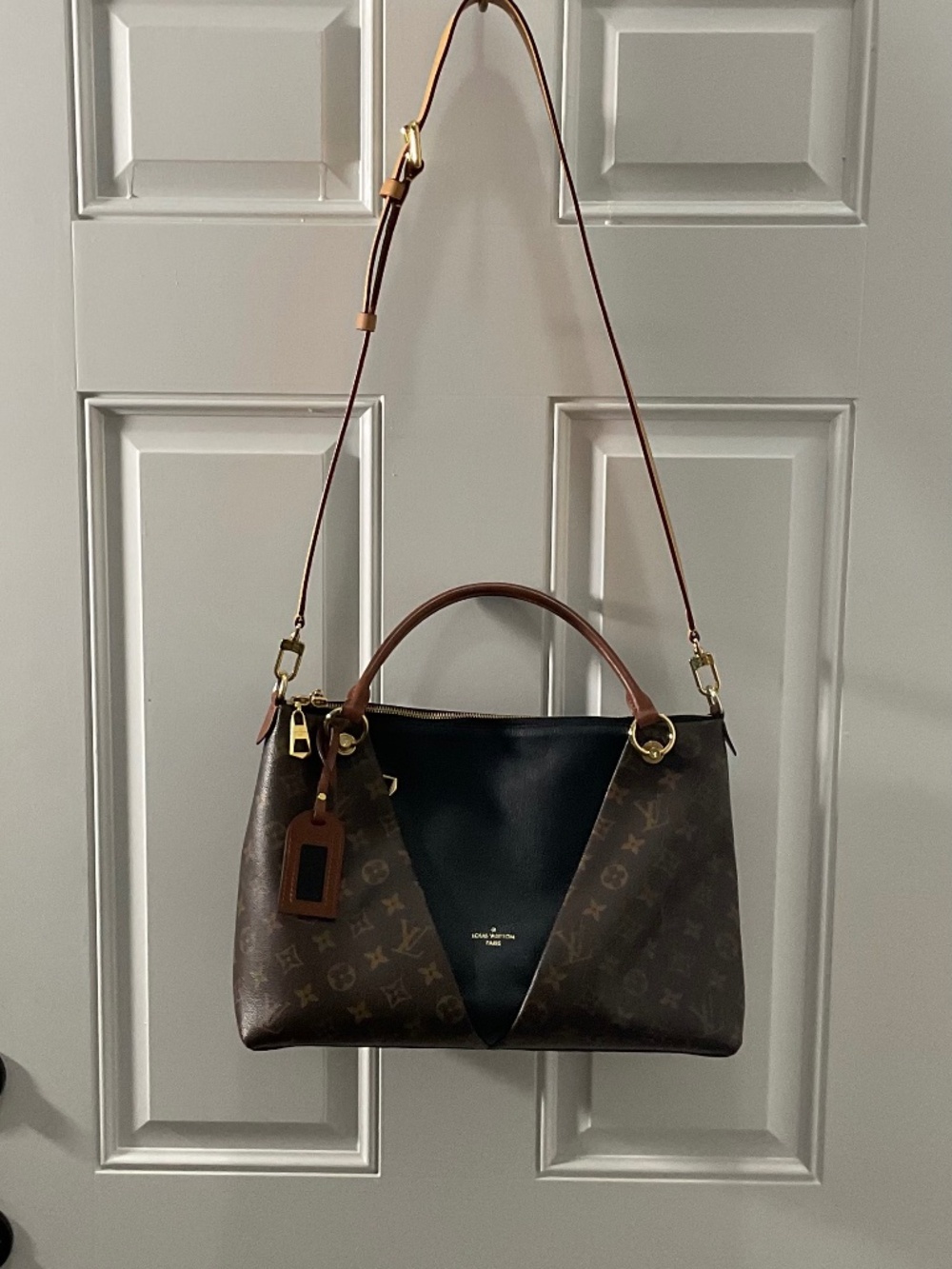 Louis Vuitton V Tote Shoulder Bag Messenger Monogram Noir Black.
